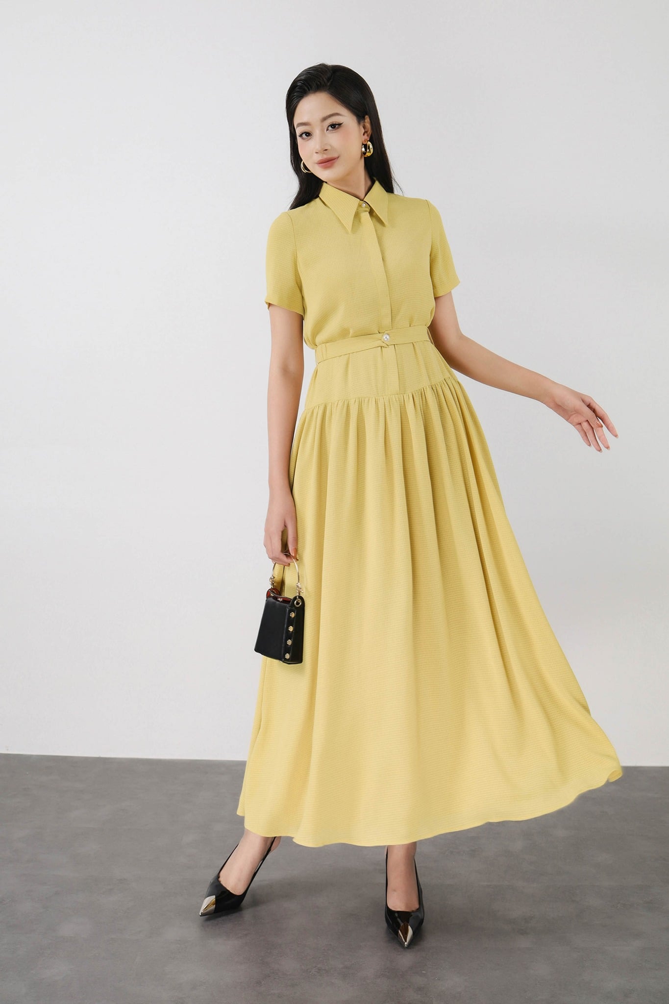 FDC35350 - Đầm công sở vải thô mỏng dáng A Xoè cổ đức tay ngắn thân váy xếp nhún tạo xoè kèm dây đai thắt eo cài khuy thân trước - PANTIO