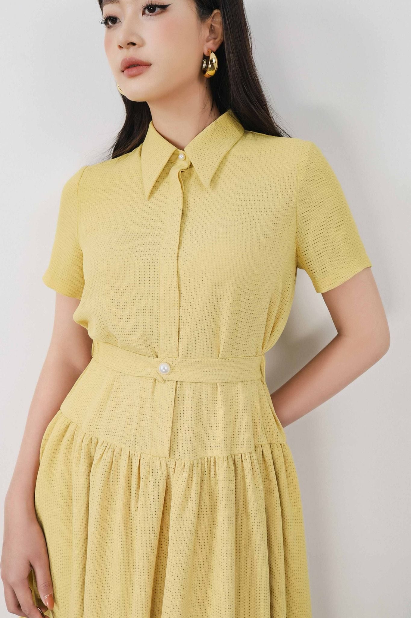 FDC35350 - Đầm công sở vải thô mỏng dáng A Xoè cổ đức tay ngắn thân váy xếp nhún tạo xoè kèm dây đai thắt eo cài khuy thân trước - PANTIO