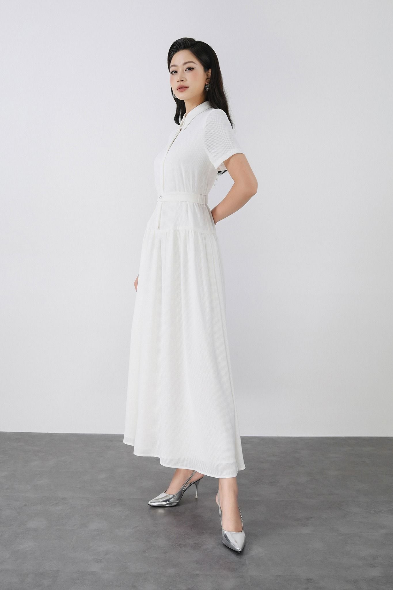 FDC35350 - Đầm công sở vải thô mỏng dáng A Xoè cổ đức tay ngắn thân váy xếp nhún tạo xoè kèm dây đai thắt eo cài khuy thân trước - PANTIO