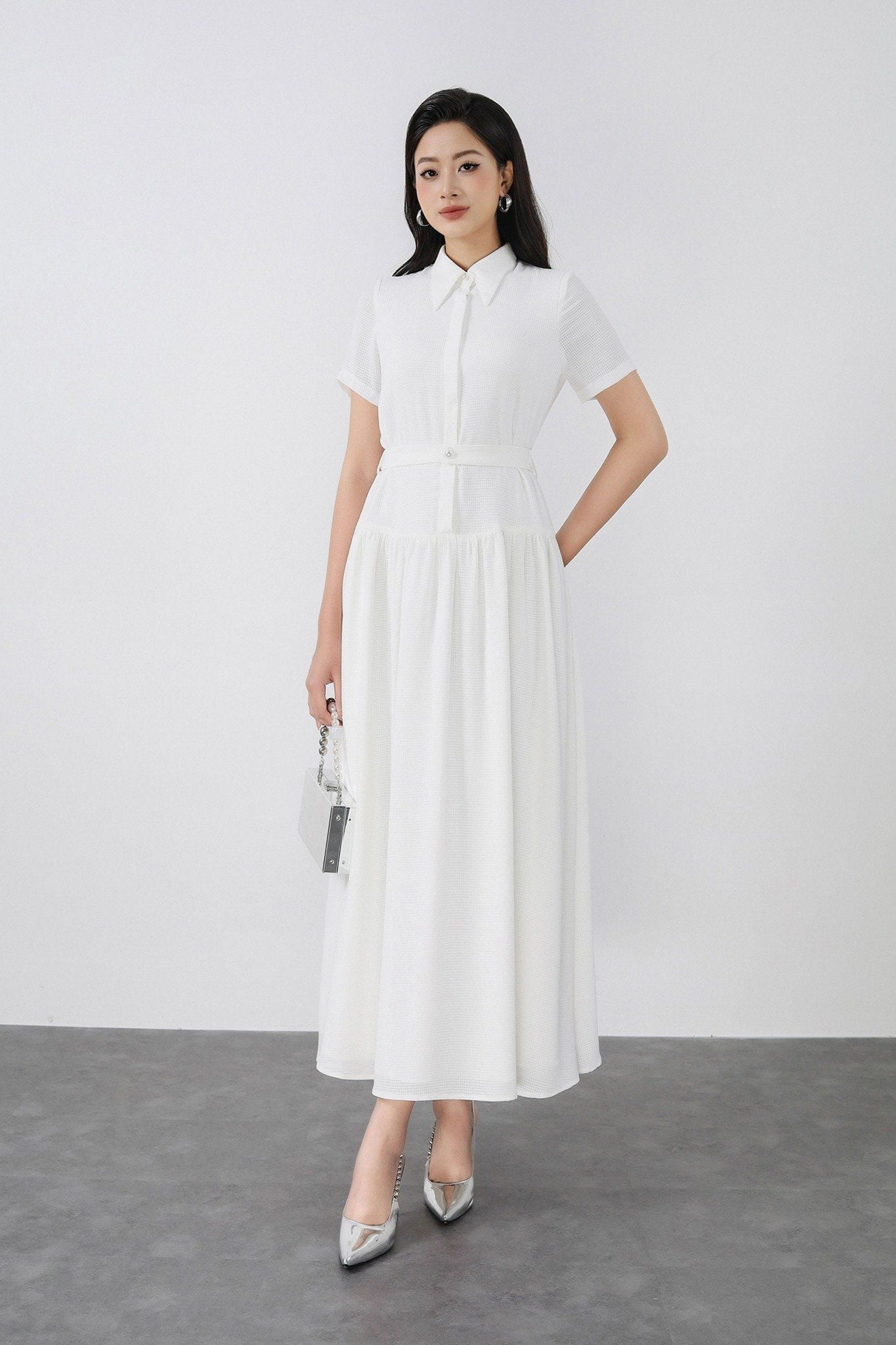 FDC35350 - Đầm công sở vải thô mỏng dáng A Xoè cổ đức tay ngắn thân váy xếp nhún tạo xoè kèm dây đai thắt eo cài khuy thân trước - PANTIO