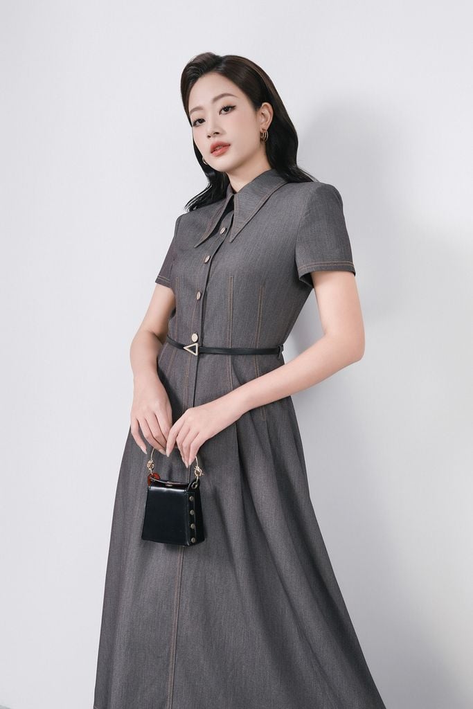 FDC35368 - Đầm công sở vải demin dáng ôm cổ đức tay ngắn ngực áo phối khuy tạo kiểu thân váy xếp ly bung tạo xoè - PANTIO