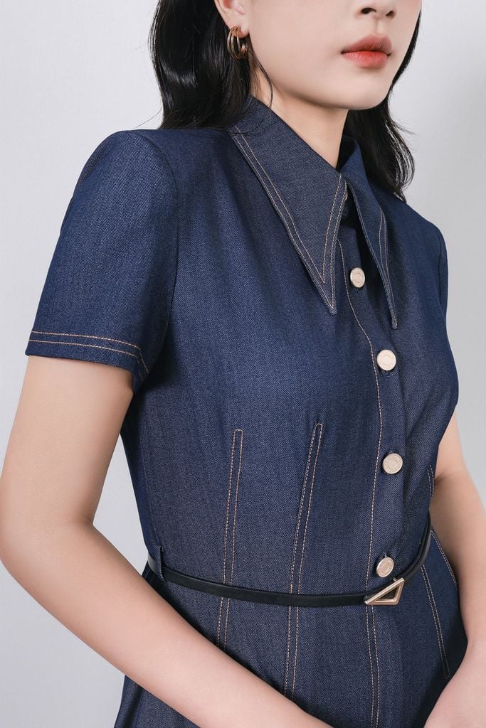FDC35368 - Đầm công sở vải demin dáng ôm cổ đức tay ngắn ngực áo phối khuy tạo kiểu thân váy xếp ly bung tạo xoè - PANTIO