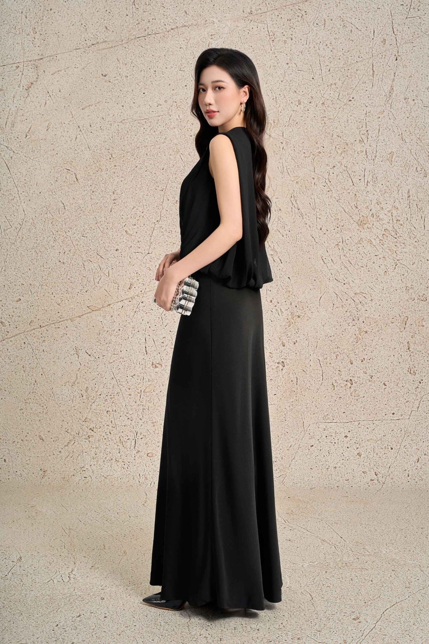 FDC35371 - Đầm công sở vải tơ dáng suông cổ V không tay thân váy phối lụa xếp nhún thời trang - PANTIO