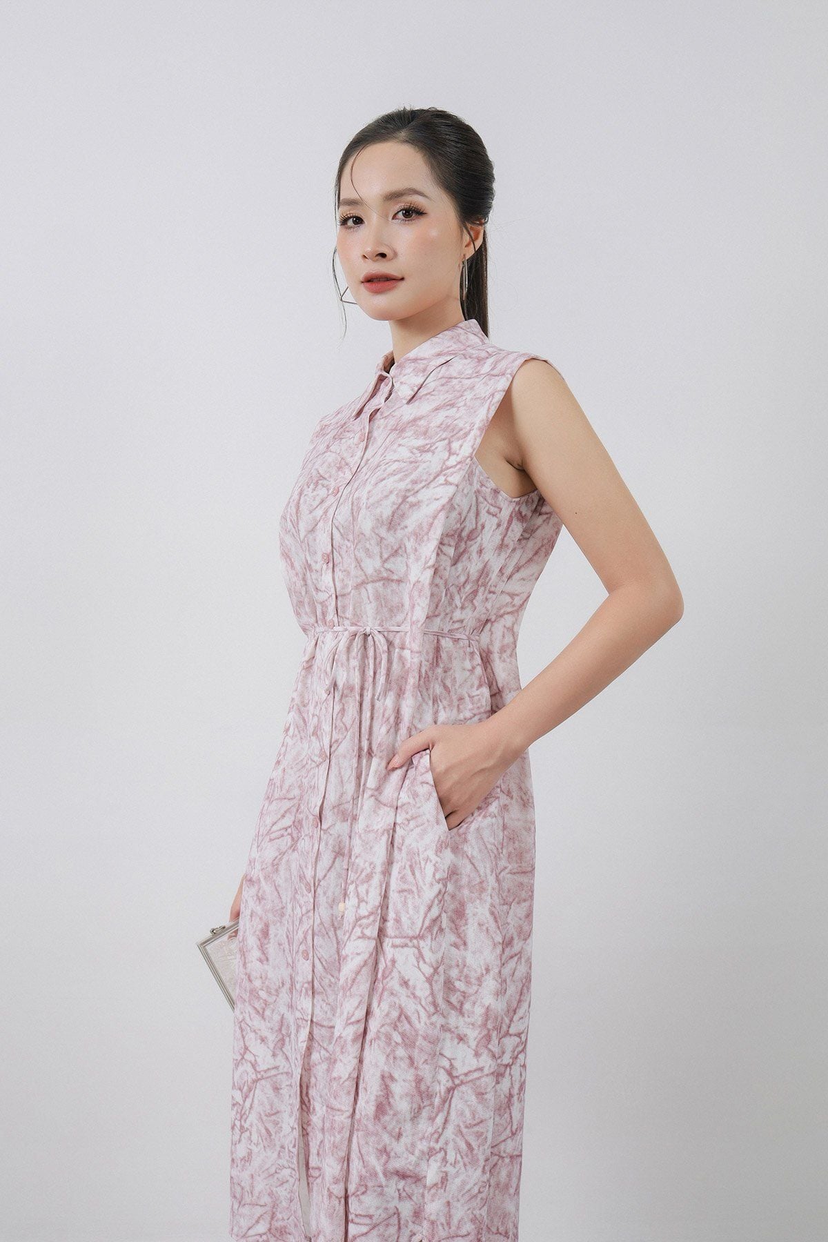 FDC35381 - Đầm công sở vải thô đũi dáng suông cổ đức vai chờm eo phối dây thắt tạo kiểu cài khuy trước - PANTIO