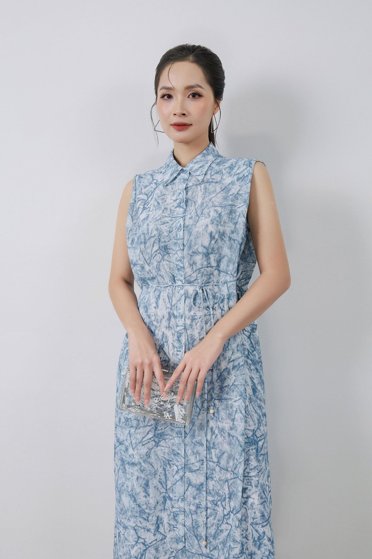 FDC35381 - Đầm công sở vải thô đũi dáng suông cổ đức vai chờm eo phối dây thắt tạo kiểu cài khuy trước - PANTIO