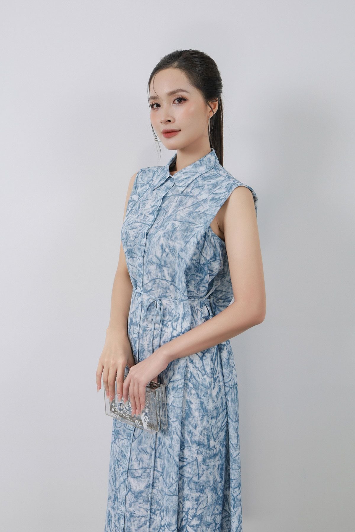 FDC35381 - Đầm công sở vải thô đũi dáng suông cổ đức vai chờm eo phối dây thắt tạo kiểu cài khuy trước - PANTIO