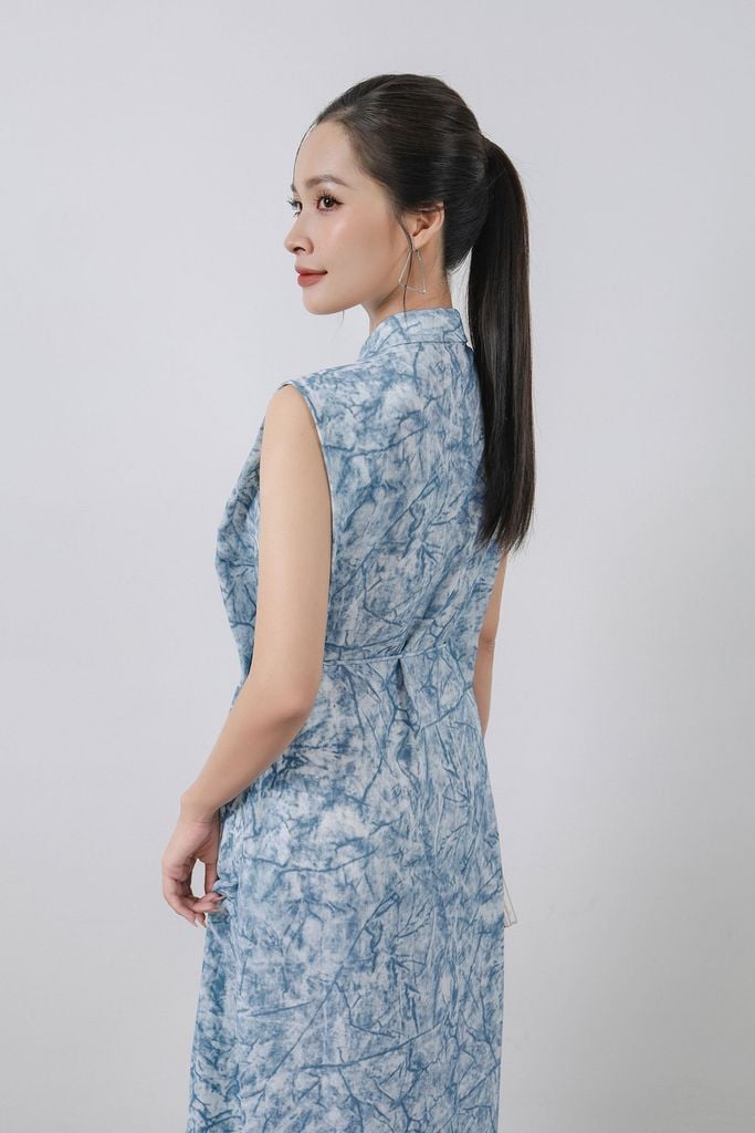 FDC35381 - Đầm công sở vải thô đũi dáng suông cổ đức vai chờm eo phối dây thắt tạo kiểu cài khuy trước - PANTIO