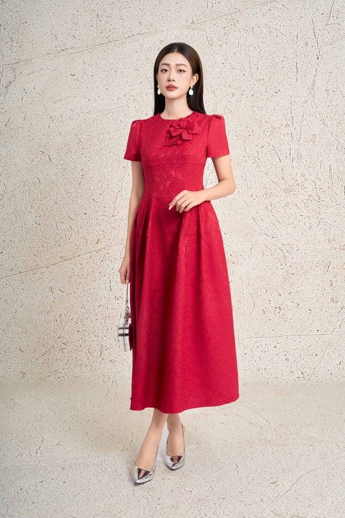 FDC35389 - Đầm công sở vải tafta dáng xòe cổ tròn tay bồng nhẹ đính hoa 3D cao cấp ôm eo thân váy phối ly phồng tạo kiểu khoá thân sau - PANTIO