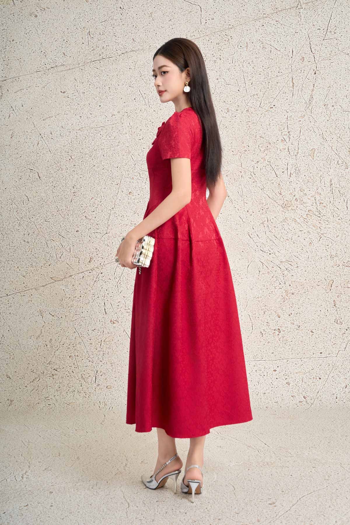 FDC35389 - Đầm công sở vải tafta dáng xòe cổ tròn tay bồng nhẹ đính hoa 3D cao cấp ôm eo thân váy phối ly phồng tạo kiểu khoá thân sau - PANTIO