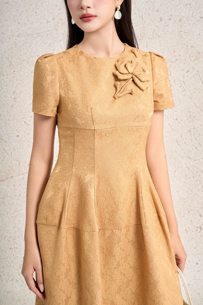 FDC35389 - Đầm công sở vải tafta dáng xòe cổ tròn tay bồng nhẹ đính hoa 3D cao cấp ôm eo thân váy phối ly phồng tạo kiểu khoá thân sau - PANTIO