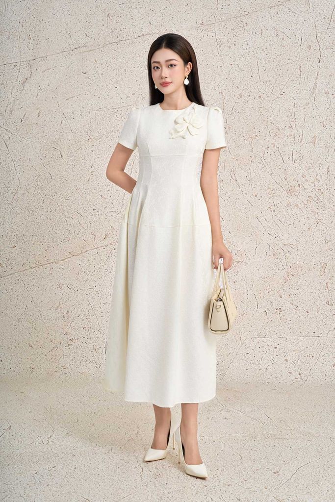 FDC35389 - Đầm công sở vải tafta dáng xòe cổ tròn tay bồng nhẹ đính hoa 3D cao cấp ôm eo thân váy phối ly phồng tạo kiểu khoá thân sau - PANTIO