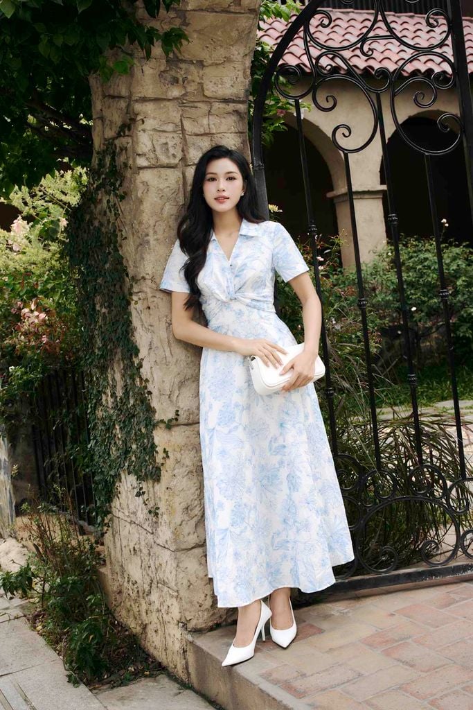 FDC35495 - Đầm công sở vải thô boi dáng ôm cổ bẻ xẻ V tay cộc ngực xoắn tạo kiểu khoá thân sau - PANTIO