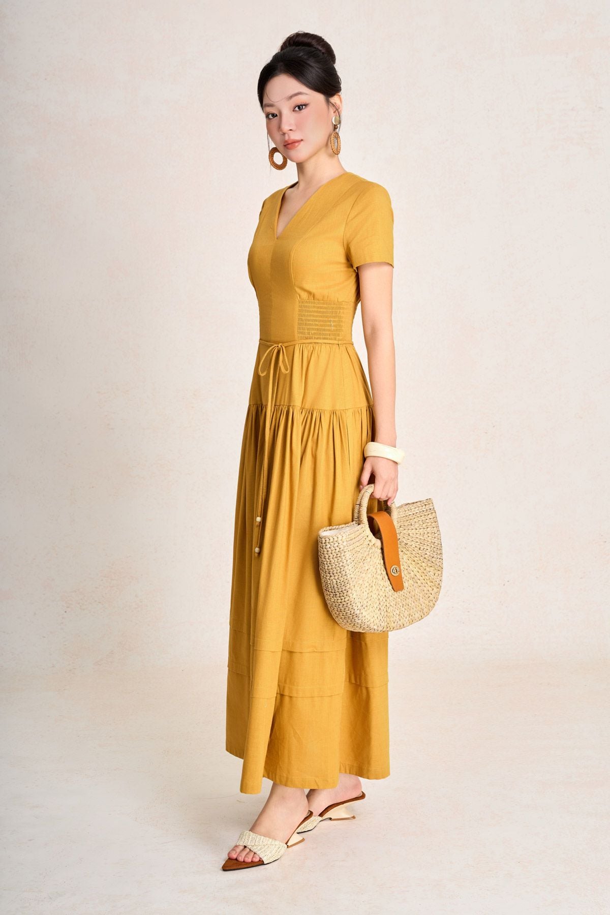 FDC35503 - Đầm công sở vải linen dáng chữ A cổ xẻ V tay cộc eo đáp cạp bản to thân váy xếp nhún tạo xoè - PANTIO