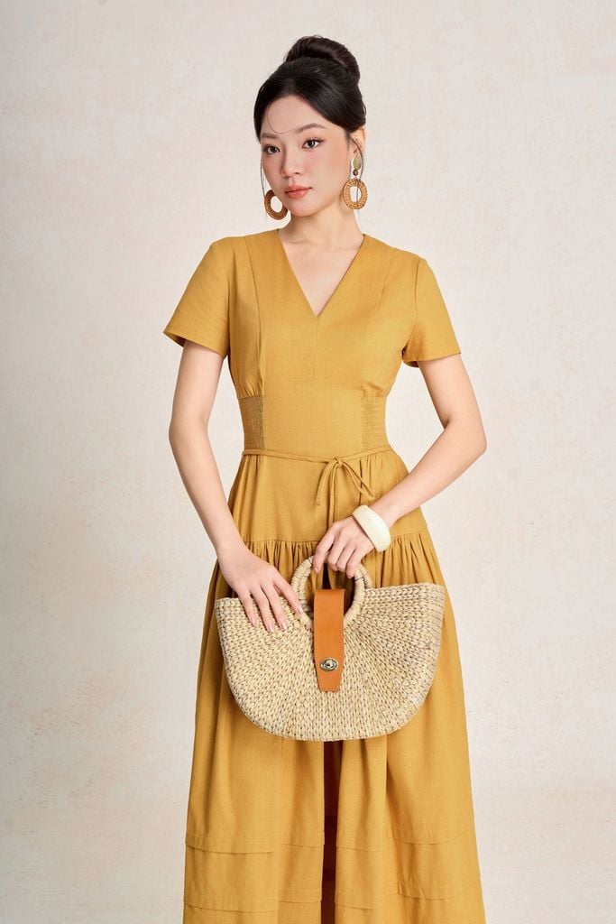 FDC35503 - Đầm công sở vải linen dáng chữ A cổ xẻ V tay cộc eo đáp cạp bản to thân váy xếp nhún tạo xoè - PANTIO