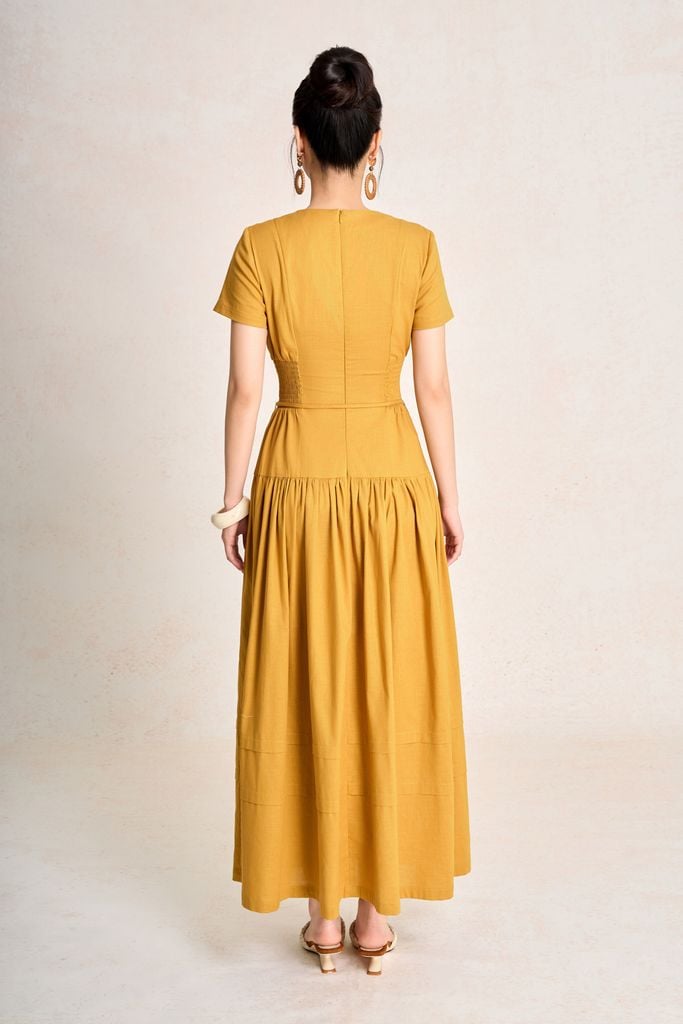 FDC35503 - Đầm công sở vải linen dáng chữ A cổ xẻ V tay cộc eo đáp cạp bản to thân váy xếp nhún tạo xoè - PANTIO