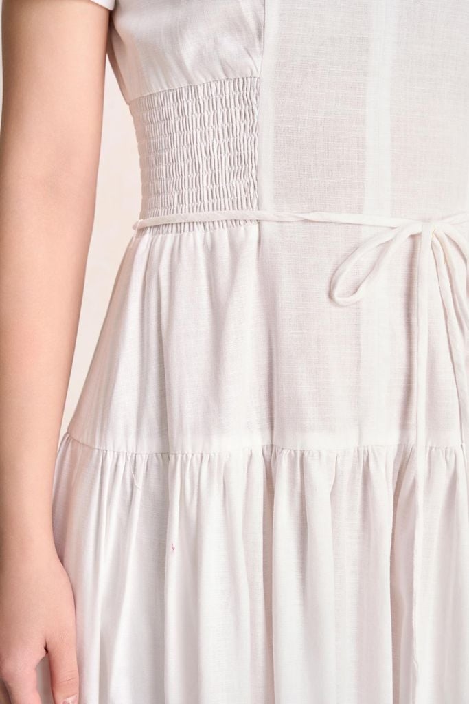 FDC35503 - Đầm công sở vải linen dáng chữ A cổ xẻ V tay cộc eo đáp cạp bản to thân váy xếp nhún tạo xoè - PANTIO