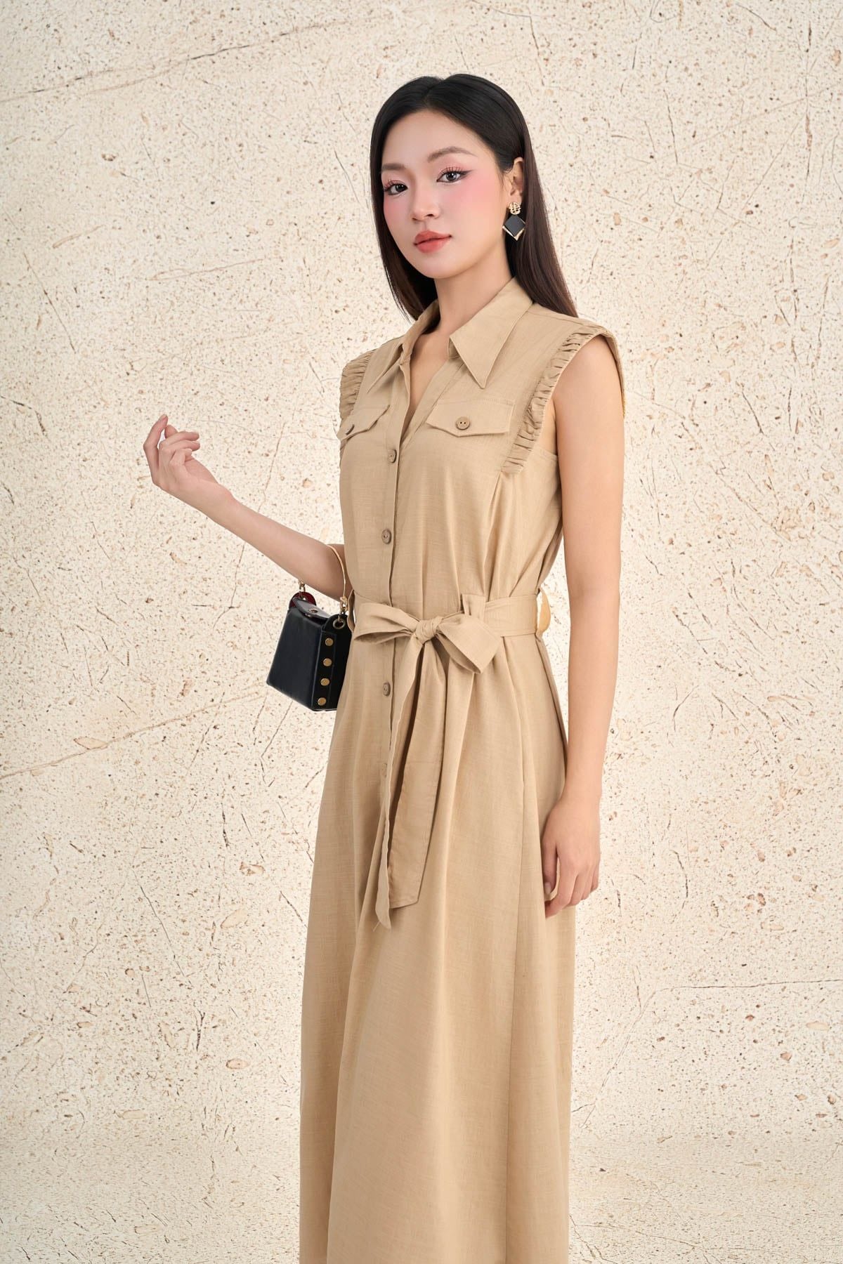 FDC35508 - Đầm công sở vải linen dáng suông cổ xẻ V tay chờm thân váy phối khuy tạo kiểu eo có dây đai thời trang - PANTIO