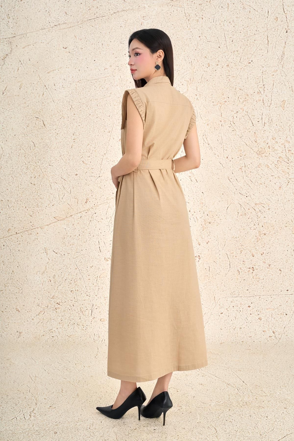 FDC35508 - Đầm công sở vải linen dáng suông cổ xẻ V tay chờm thân váy phối khuy tạo kiểu eo có dây đai thời trang - PANTIO