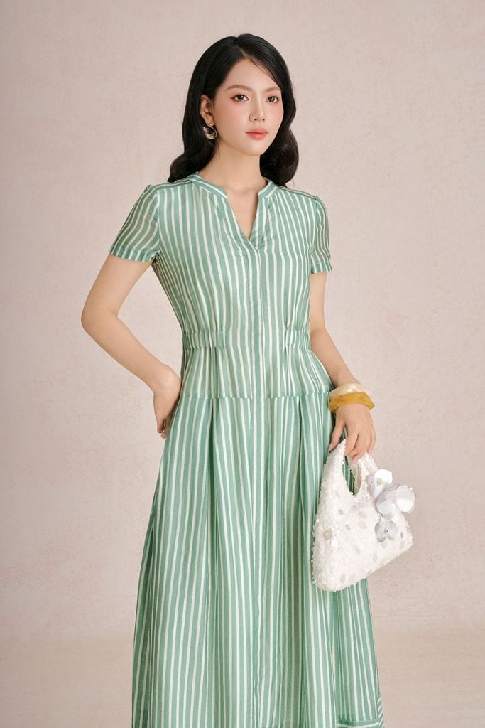 FDC35516 - Đầm công sở vải tơ kẻ cổ tròn xẻ V tay cộc thân váy chữ A tạo kiểu eo bo chun co giãn - PANTIO