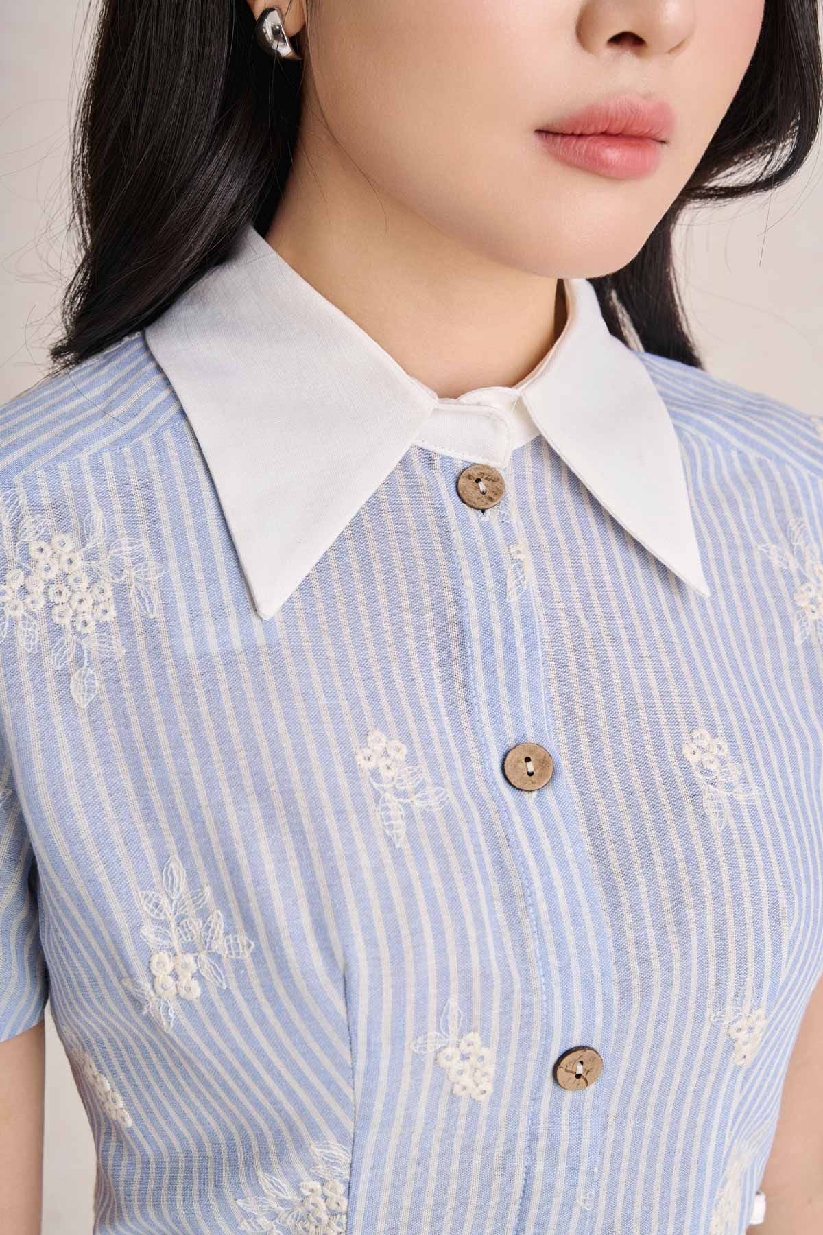FDC35526 - Đầm công sở vải thô mỏng dáng chữ A cổ bẻ tay cộc eo phối dây đai tạo kiểu khoá thân sau - PANTIO