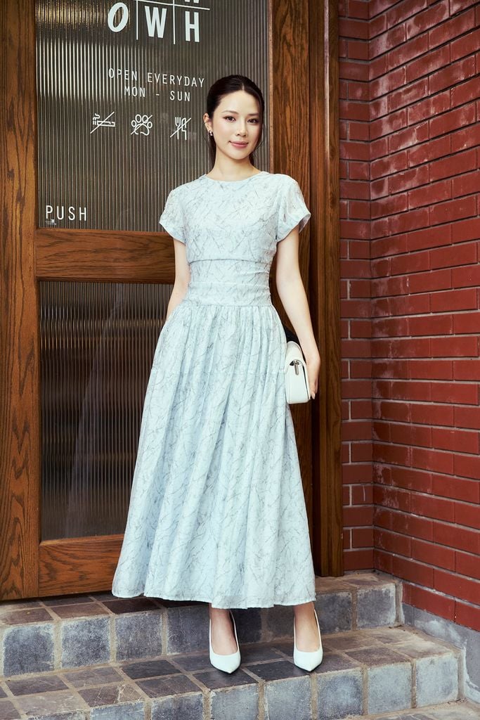 FDC35529 - Đầm công sở vải tơ dáng chữ A cổ tròn tay chờm eo phối nhún tạo kiểu khoá thân sau - PANTIO
