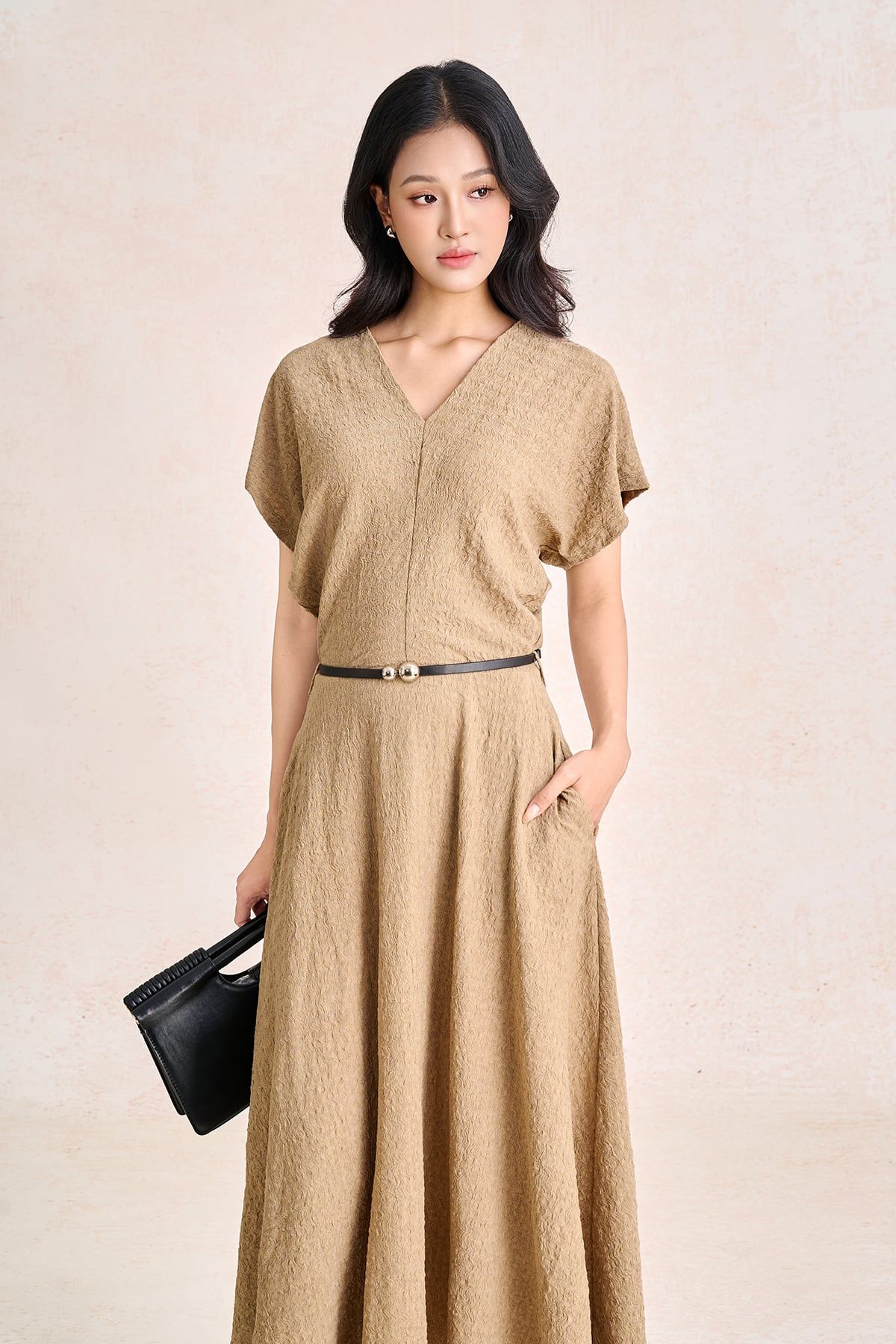 FDC35544 - Đầm công sở vải thô chun dáng chữ A cổ xẻ V tay chờm eo phối đai tạo kiểu khoá thân sau - PANTIO