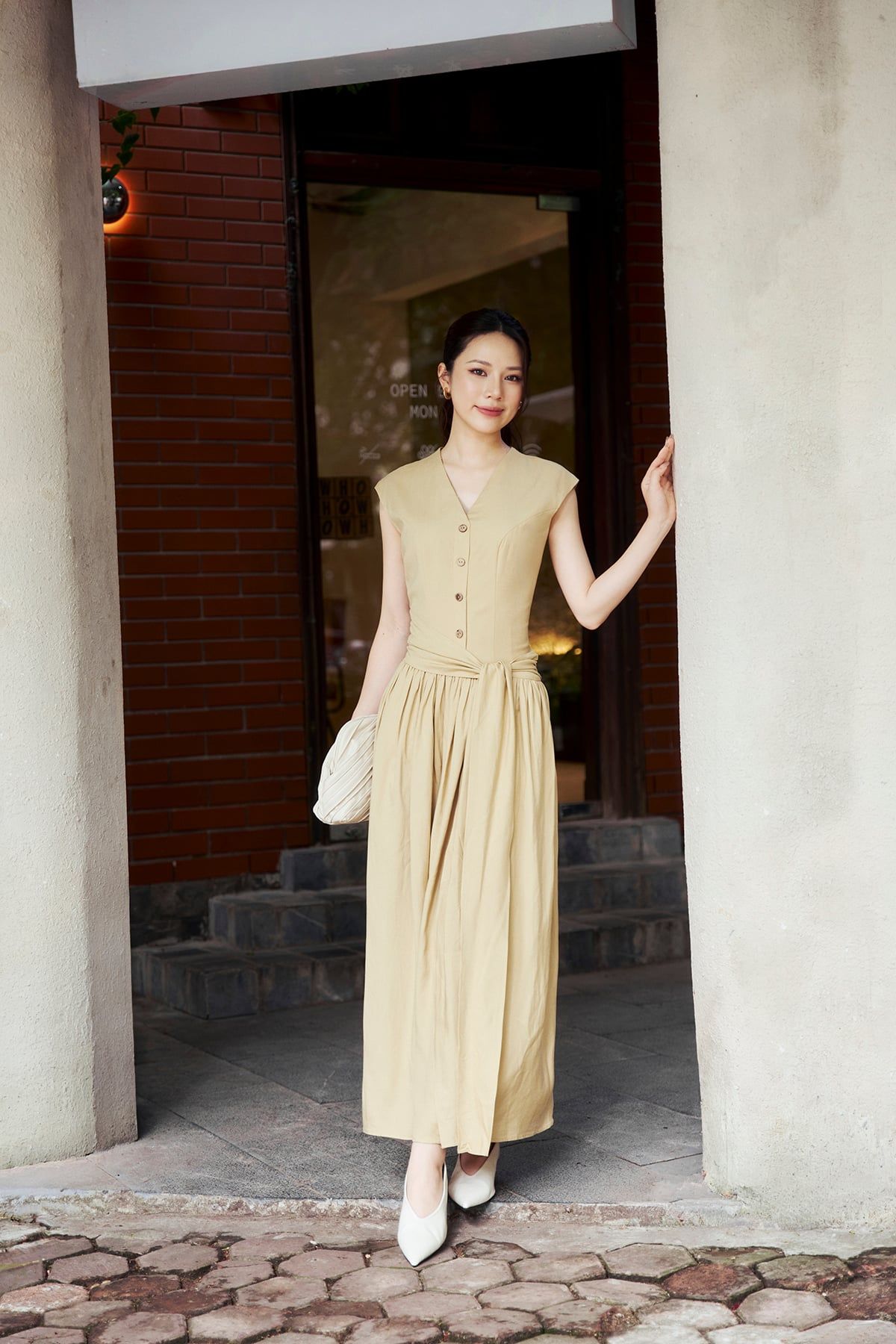 FDC35554 - Đầm công sở vải linen dáng suông cổ xẻ V tay chờm thân váy xếp nhún tạo phồng eo phối vạt thắt tạo kiểu - PANTIO