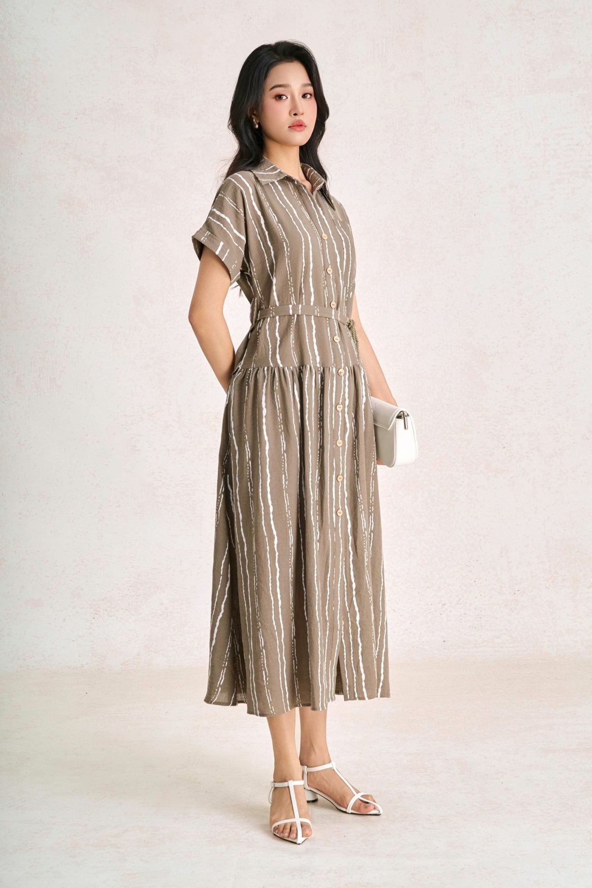 FDC35558 - Đầm công sở vải linen dáng suông cổ bẻ tay cộc eo phối dây thắt tạo kiểu - PANTIO