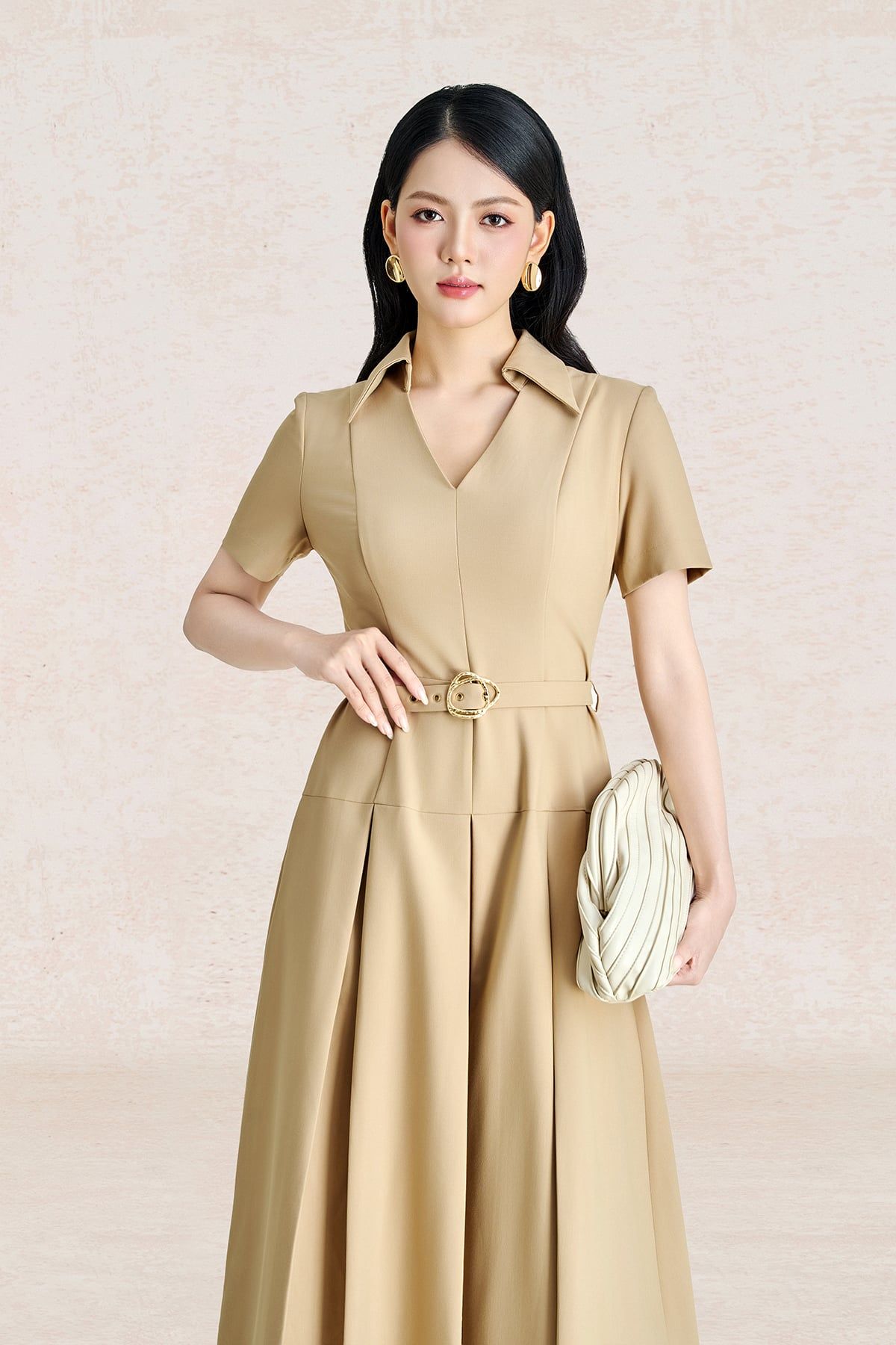 FDC35576 - Đầm công sở vải tuytsi dáng chữ A cổ xẻ V tay cộc thân váy phối ly bung tạo xoè kèm đai thắt eo thời trang - PANTIO
