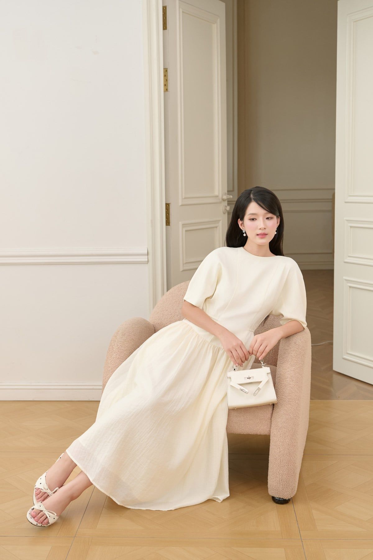 FDC35578 - Đầm công sở vải thô dáng chữ A cổ tròn tay phồng thân váy xếp nhún tạo xoè khoá thân sau - JAN.