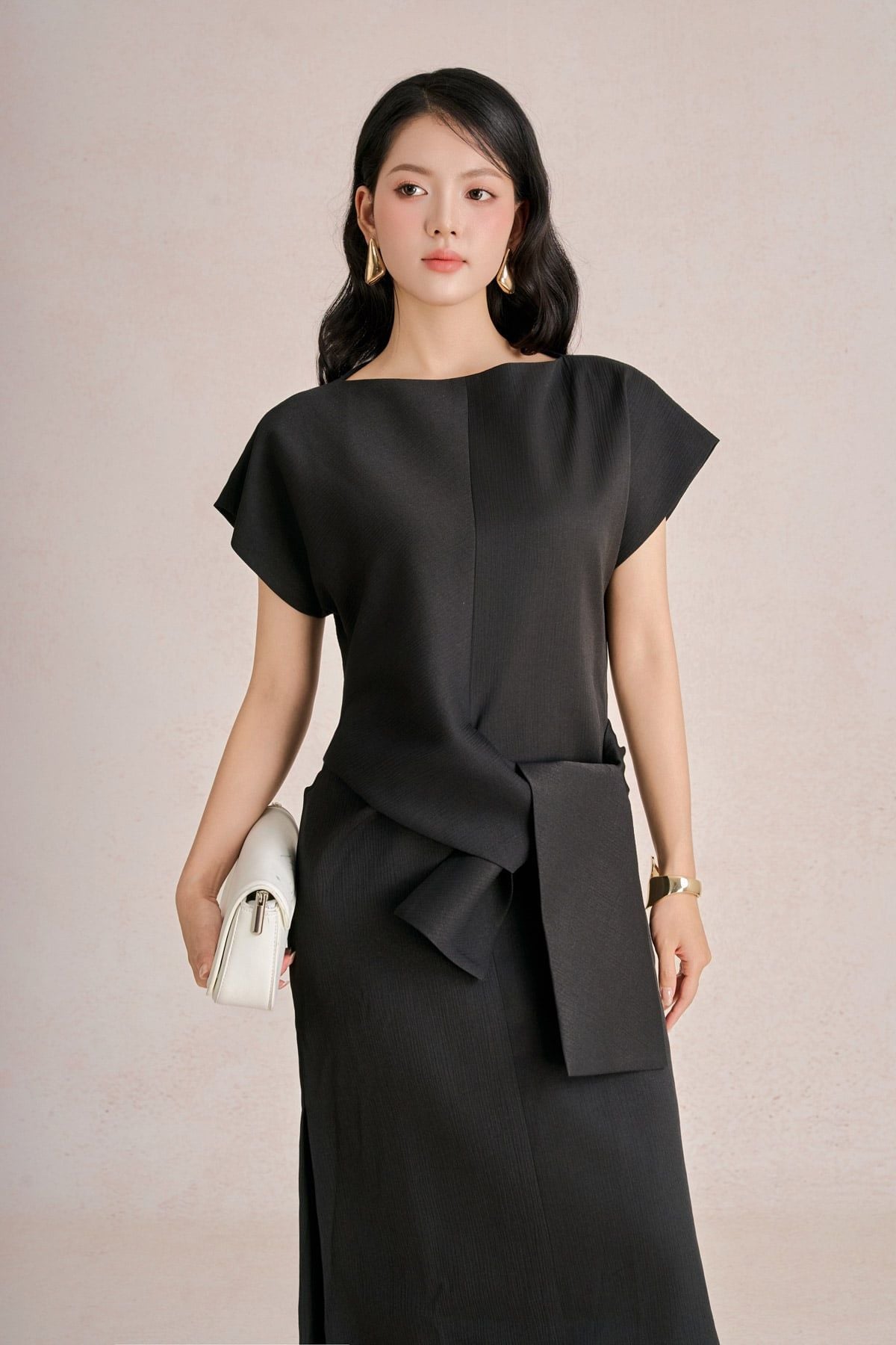 FDC55571 - Đầm công sở vải tơ dày dáng suông cổ thuyền tay chờm eo phối vạt thắt tạo kiểu - PANTIO