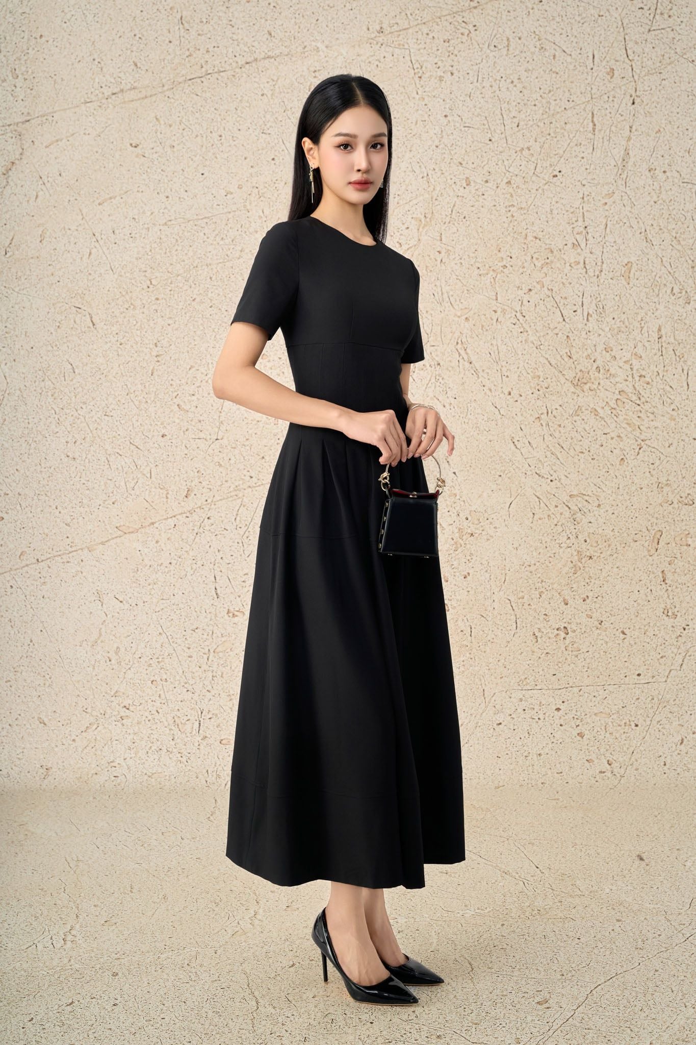 FDC75088 - Đầm công sở vải thô đũi dáng ôm cổ tròn tay cộc eo đáp cạp bản to thời trang thân váy xếp ly bung tạo xoè khoá thân sau - PANTIO