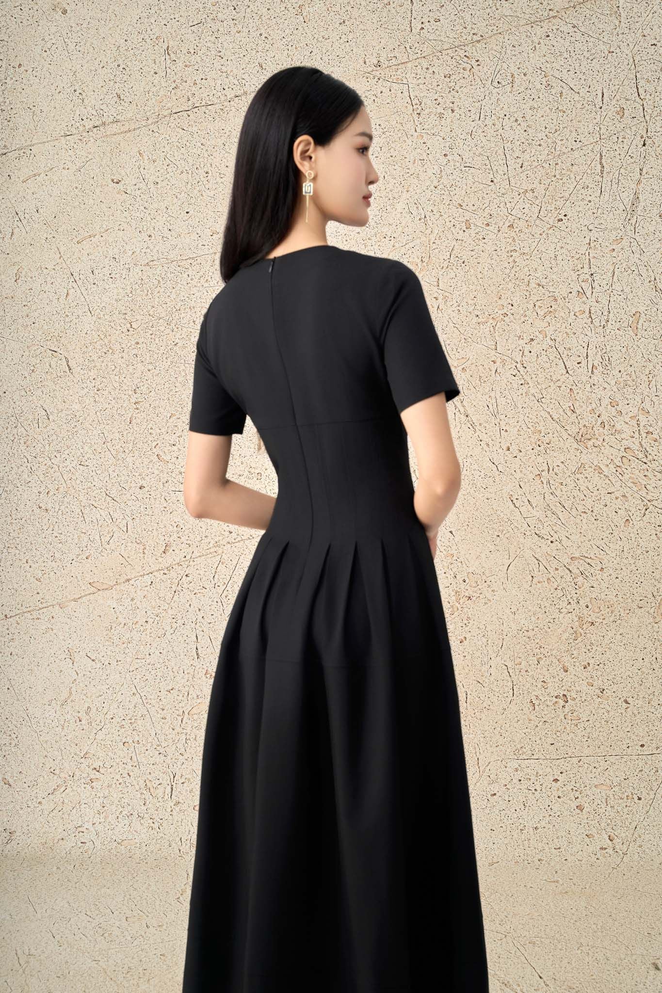 FDC75088 - Đầm công sở vải thô đũi dáng ôm cổ tròn tay cộc eo đáp cạp bản to thời trang thân váy xếp ly bung tạo xoè khoá thân sau - PANTIO