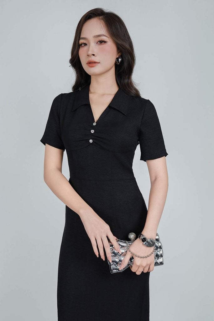 FDC75399 - Đầm công sở vải thô đũi dấng ôm cổ xẻ V ngực nhún đính đá tạo kiểu khoá thân sau - PANTIO