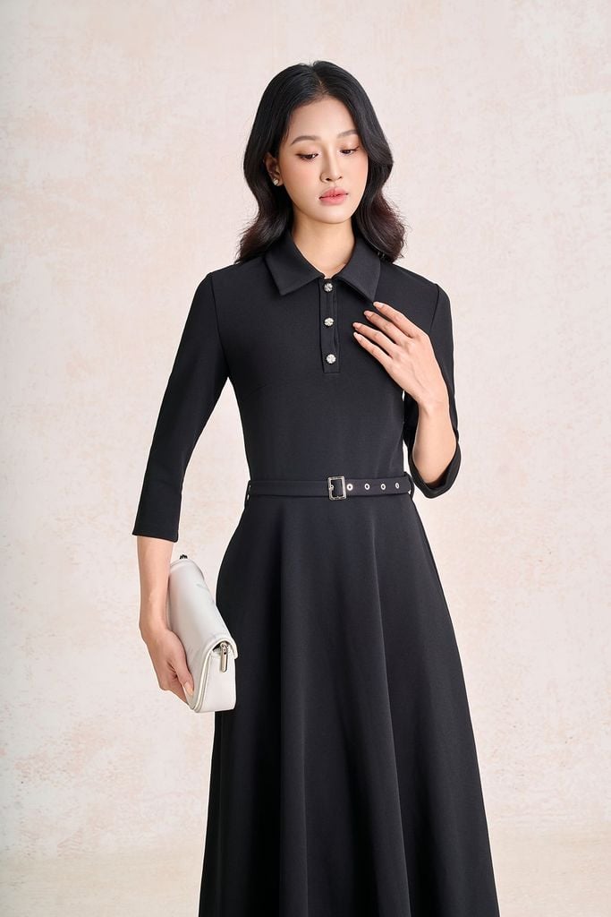 FDC75638 - Đầm công sở vải cotton dáng chữ A cổ bẻ đính khuy đá tay dài eo phối dây đai tạo kiểu khoá thân sau - PANTIO