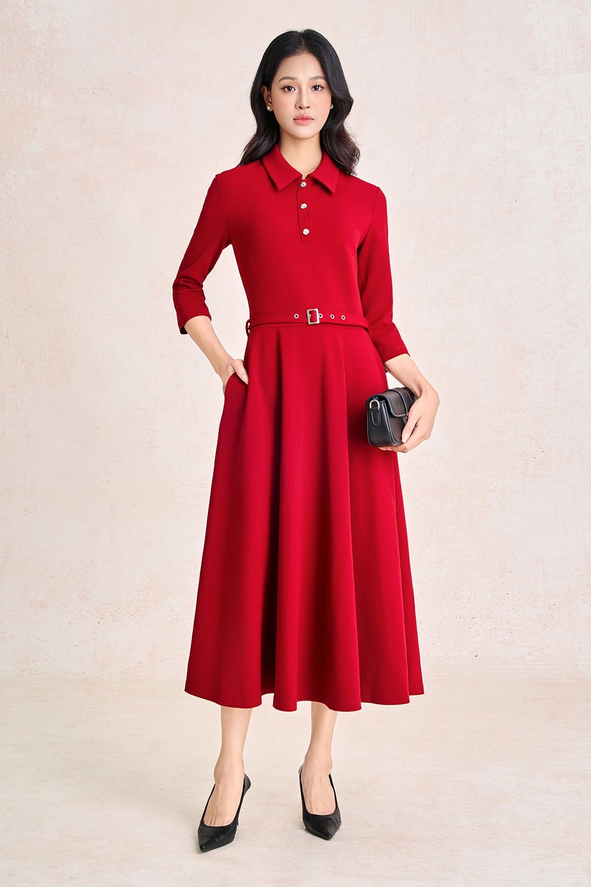 FDC75638 - Đầm công sở vải cotton dáng chữ A cổ bẻ đính khuy đá tay dài eo phối dây đai tạo kiểu khoá thân sau - PANTIO