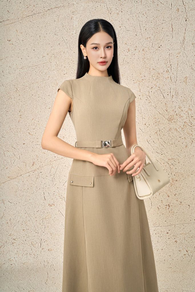 FDC95190 - Đầm công sở vải thô dáng ôm cổ cao vai chờm eo phối dây đai chun tạo kiểu thân váy dáng A thời trang khoá thân sau - PANTIO