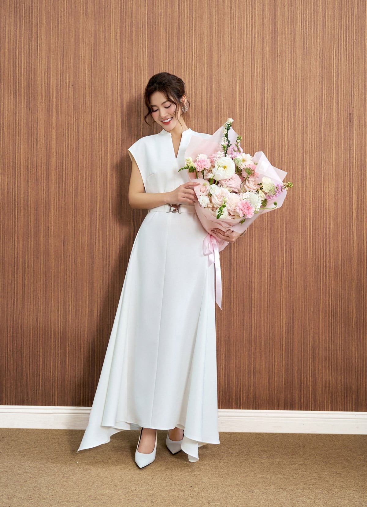 FDC95419 - Đầm công sở vải thô dáng chữ A cổ xẻ V ta chờm eo váy phối dây đai tạo kiểu khoá thân sau - PANTIO