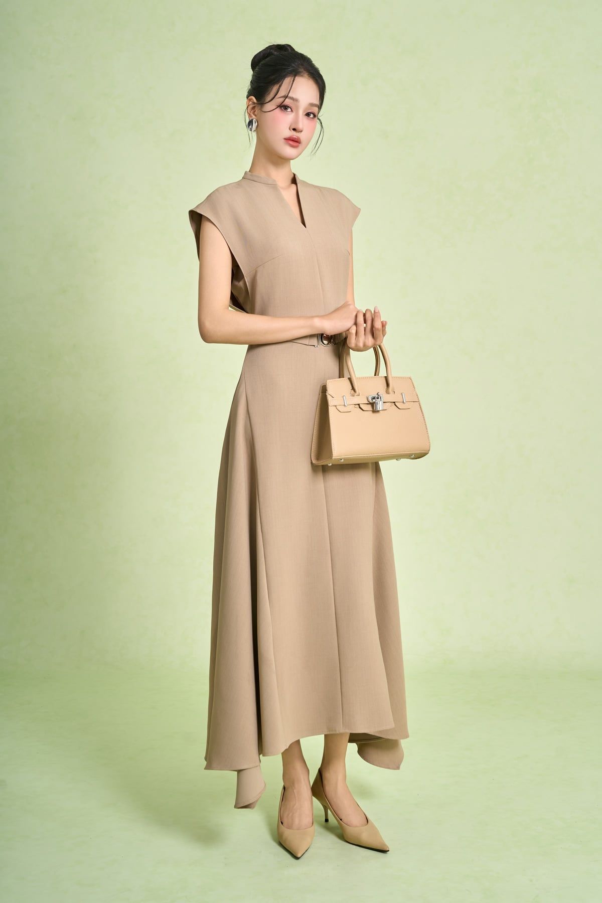 FDC95419 - Đầm công sở vải thô dáng chữ A cổ xẻ V ta chờm eo váy phối dây đai tạo kiểu khoá thân sau - PANTIO