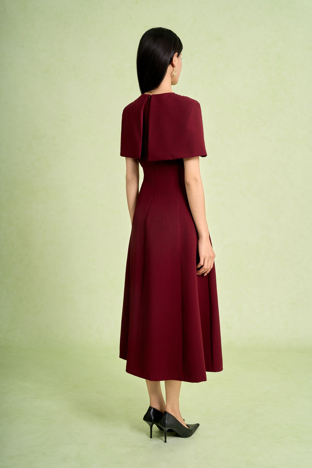 FDC95428 - Đầm công sở vải thô dáng chữ A cổ tròn vai choàng đính khuy kim loại thời trang khoá thân sau - PANTIO