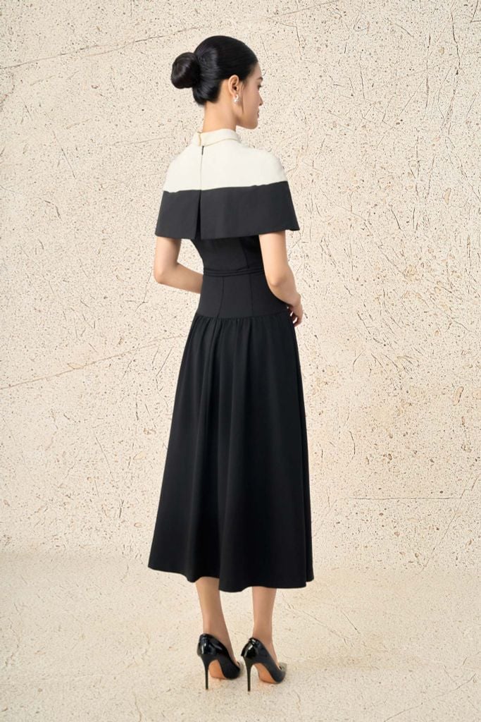 FDC95436 - Đầm công sở vải thô dày cổ bẻ choàng vai eo phối dây hoa tạo kiểu khoá thân sau - PANTIO