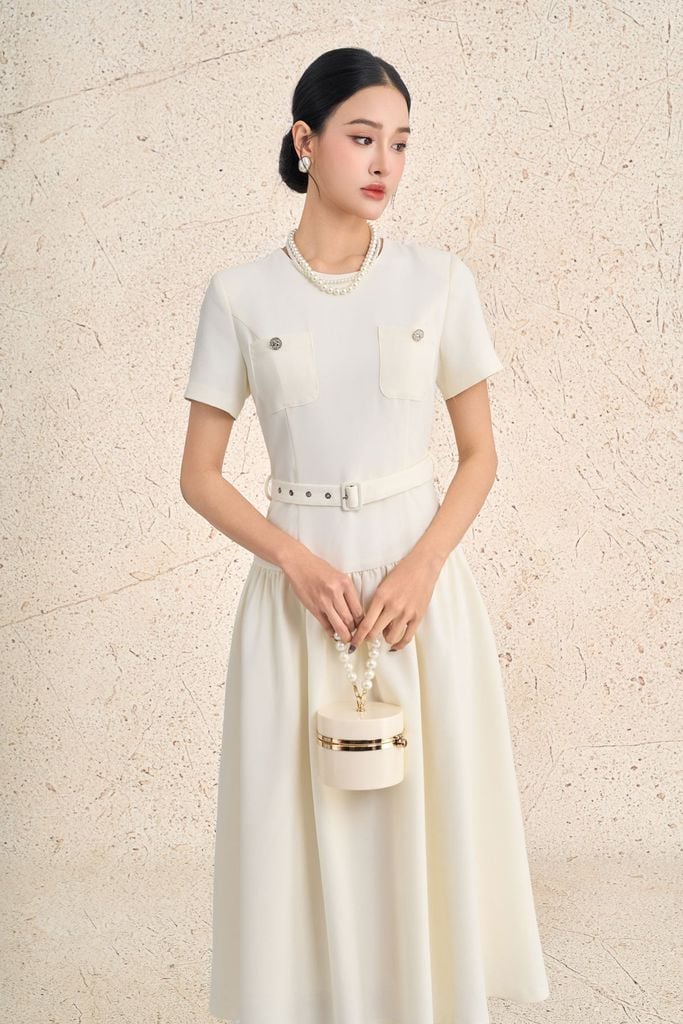 FDC95437 - Đầm công sở vải thô dày dáng xoè cổ tròn tay cộc ngực áo có túi tạo kiểu thân váy nhún ly tạo xoè khoá thân sau - PANTIO