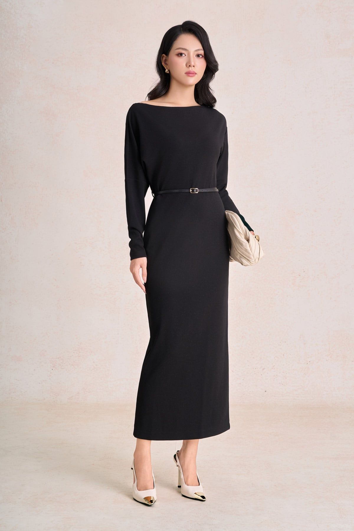 FDC95611 - Đầm công sở vải cotton dáng suông cổ lệch tay dài eo phối dây đai tạo kiểu khoá thân sau - PANTIO