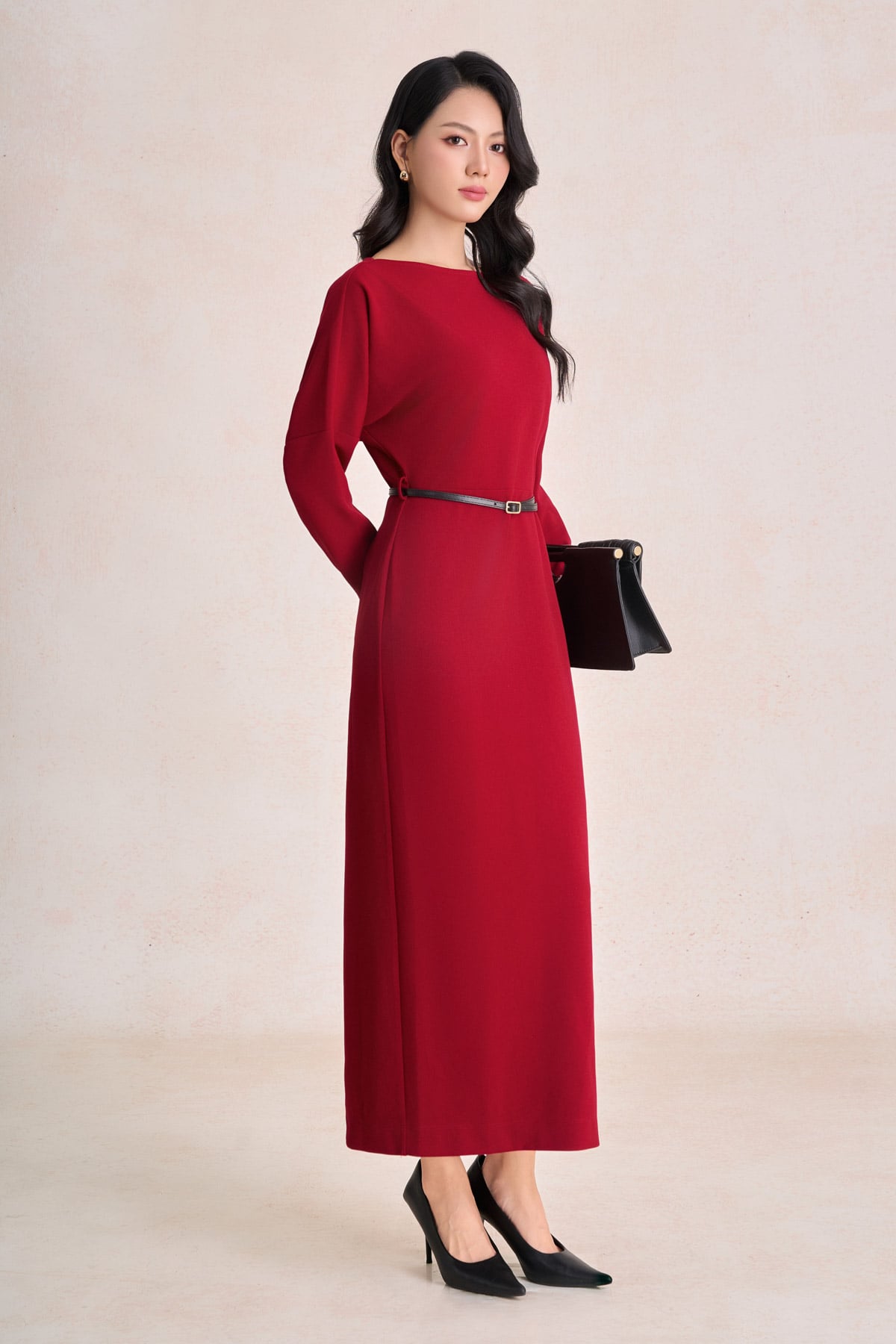 FDC95611 - Đầm công sở vải cotton dáng suông cổ lệch tay dài eo phối dây đai tạo kiểu khoá thân sau - PANTIO