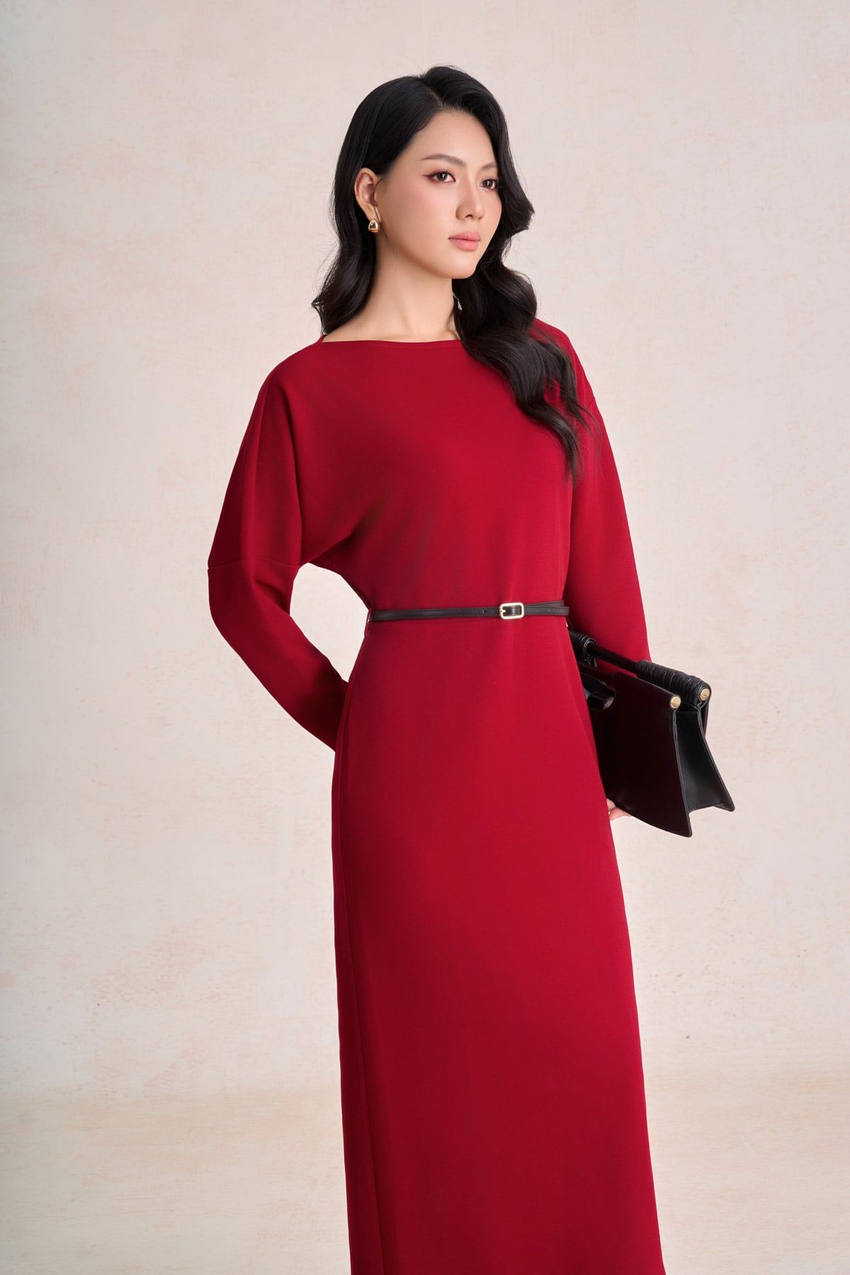 FDC95611 - Đầm công sở vải cotton dáng suông cổ lệch tay dài eo phối dây đai tạo kiểu khoá thân sau - PANTIO