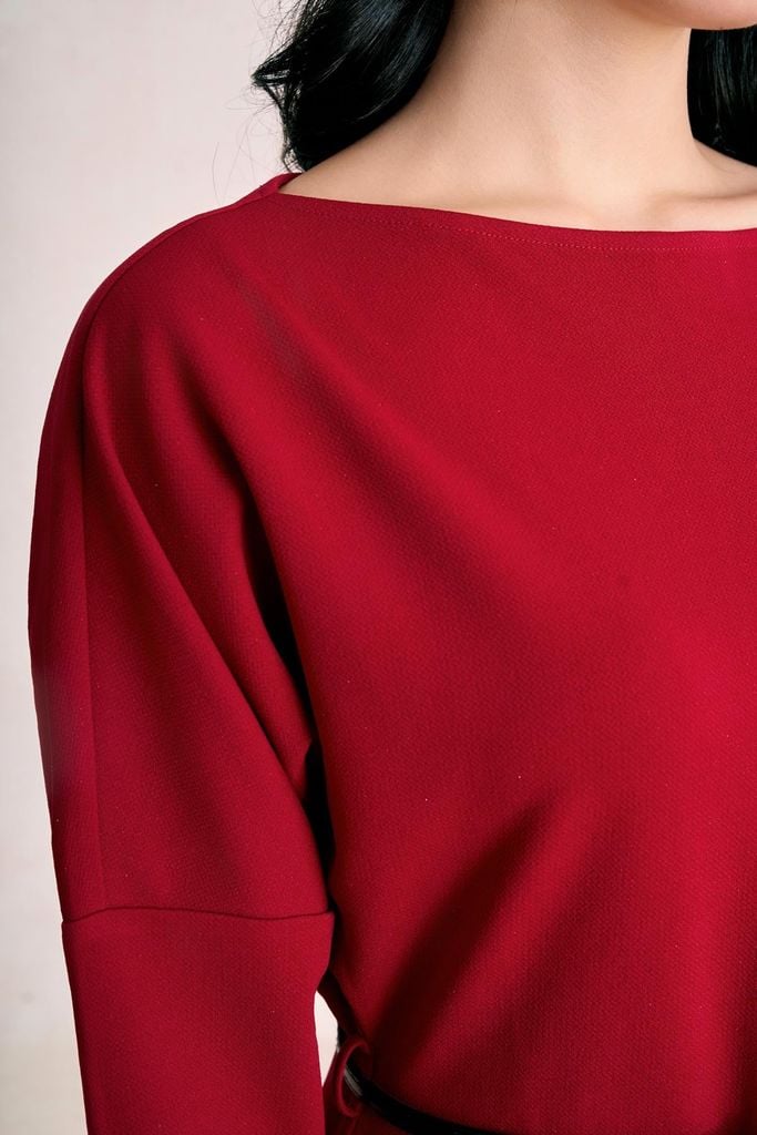 FDC95611 - Đầm công sở vải cotton dáng suông cổ lệch tay dài eo phối dây đai tạo kiểu khoá thân sau - PANTIO