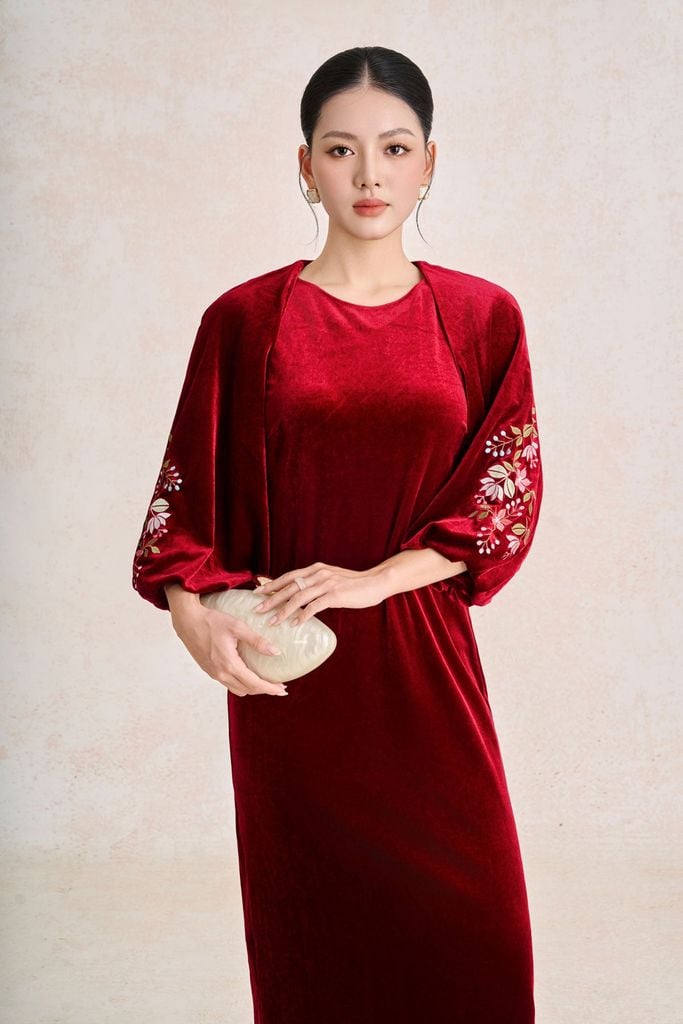 FDC95612 - Đầm công sở vải nhung dáng suông cổ tròn kèm áo choàng rời tay áo thêu hoạ tiếu thời trang - PANTIO