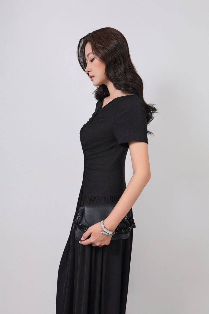 FDD3180 - Đầm dệt kim vải len co giãn dáng ôm cổ xẻ V tay ngắn ngực phối nhún tạo kiểu - PANTIO