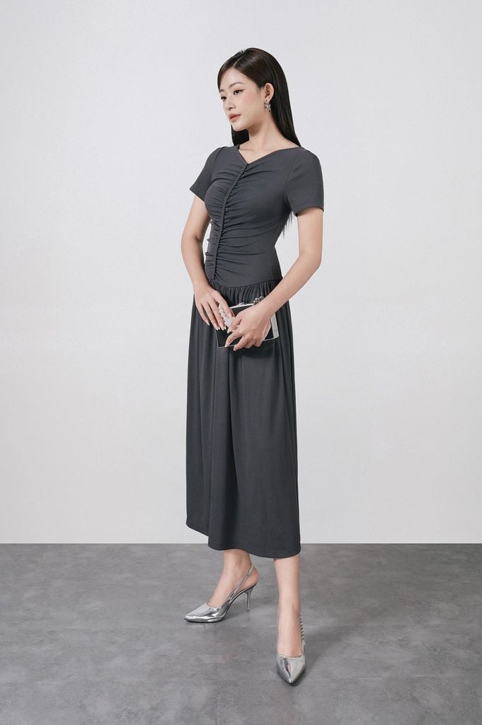 FDD3180 - Đầm dệt kim vải len co giãn dáng ôm cổ xẻ V tay ngắn ngực phối nhún tạo kiểu - PANTIO