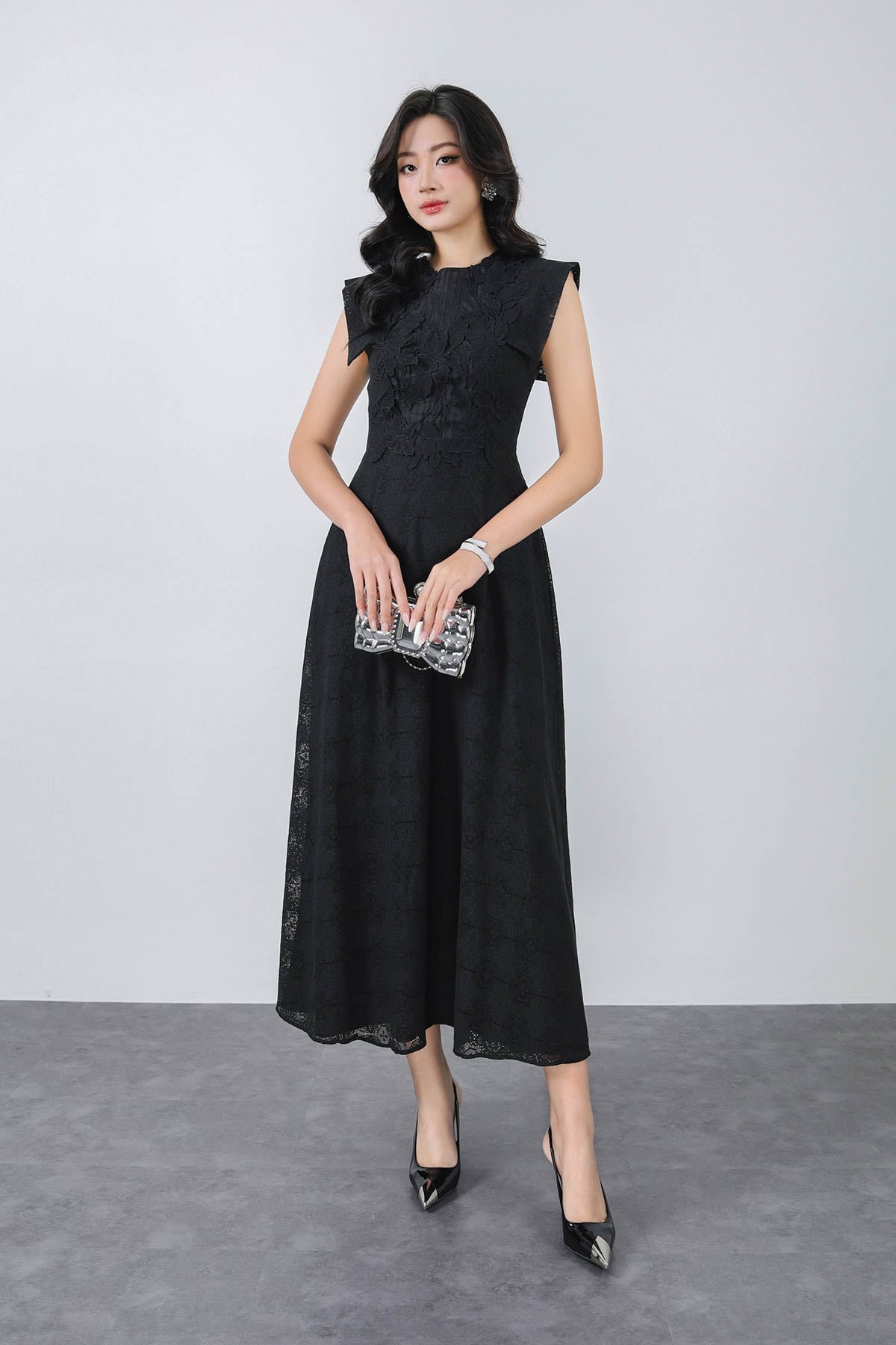 FDH1529 - Đầm dạ hội vải tơ dáng ôm cổ tròn vai chờm thân váy phối ren hoa tạo kiểu khoá thân sau - PANTIO